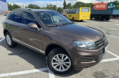 Позашляховик / Кросовер Volkswagen Touareg 2013 в 