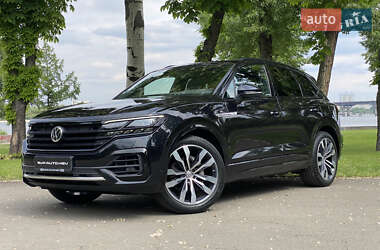 Позашляховик / Кросовер Volkswagen Touareg 2019 в Києві