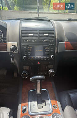 Позашляховик / Кросовер Volkswagen Touareg 2006 в 