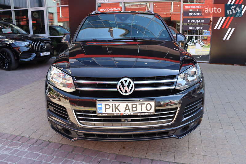 Внедорожник / Кроссовер Volkswagen Touareg 2013 в Львове