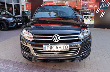 Внедорожник / Кроссовер Volkswagen Touareg 2013 в 