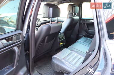 Внедорожник / Кроссовер Volkswagen Touareg 2013 в 