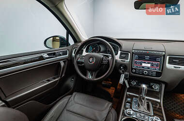 Позашляховик / Кросовер Volkswagen Touareg 2017 в 