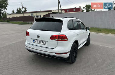 Позашляховик / Кросовер Volkswagen Touareg 2016 в 