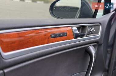 Внедорожник / Кроссовер Volkswagen Touareg 2011 в 