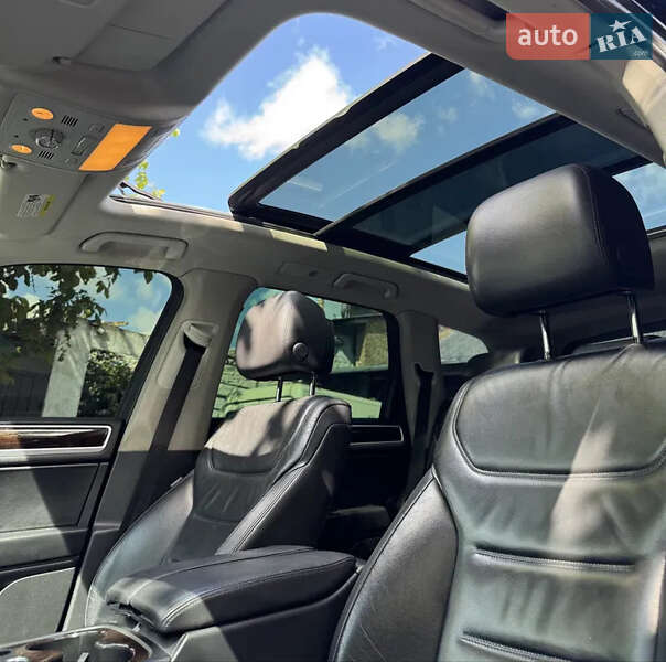 Позашляховик / Кросовер Volkswagen Touareg 2013 в Черкасах