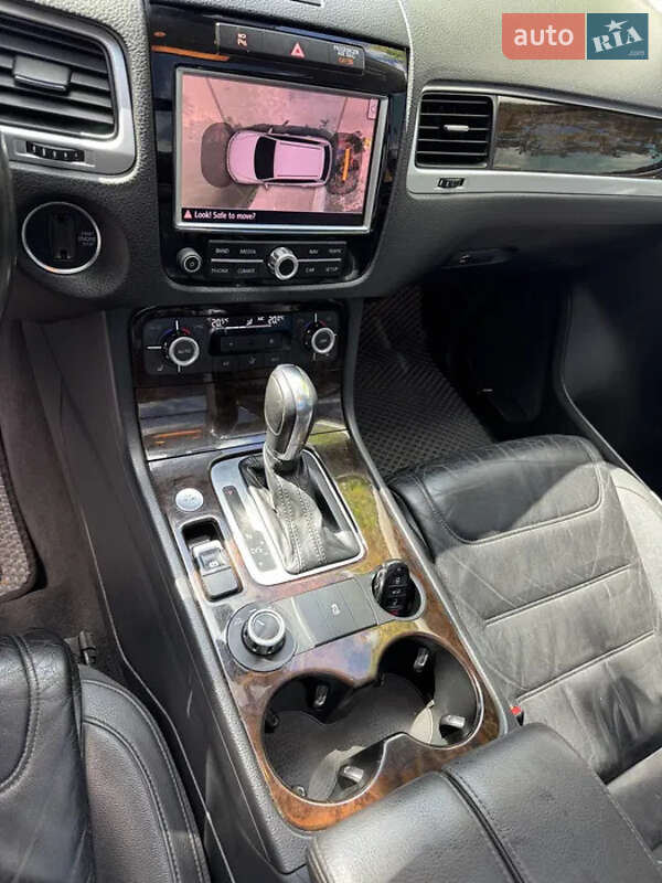 Позашляховик / Кросовер Volkswagen Touareg 2013 в Черкасах