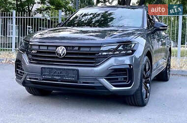 Позашляховик / Кросовер Volkswagen Touareg 2020 в Києві