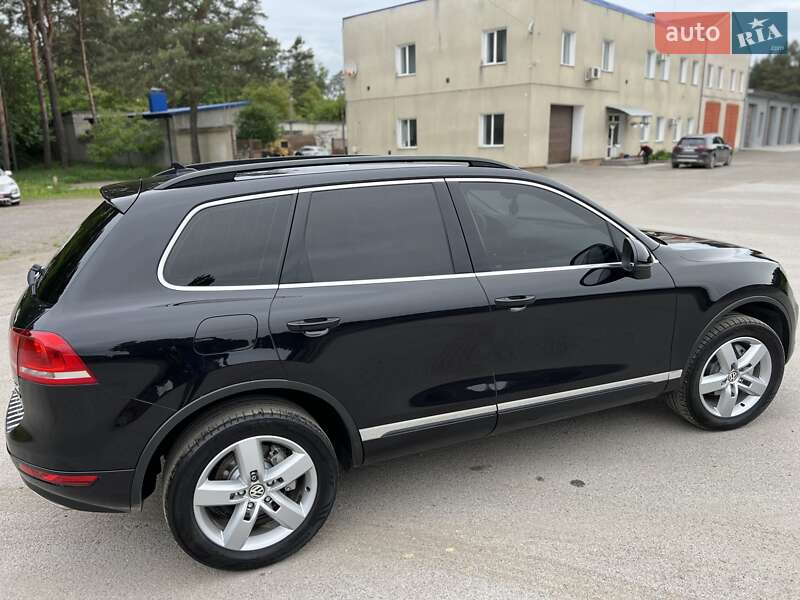 Внедорожник / Кроссовер Volkswagen Touareg 2011 в Радивилове