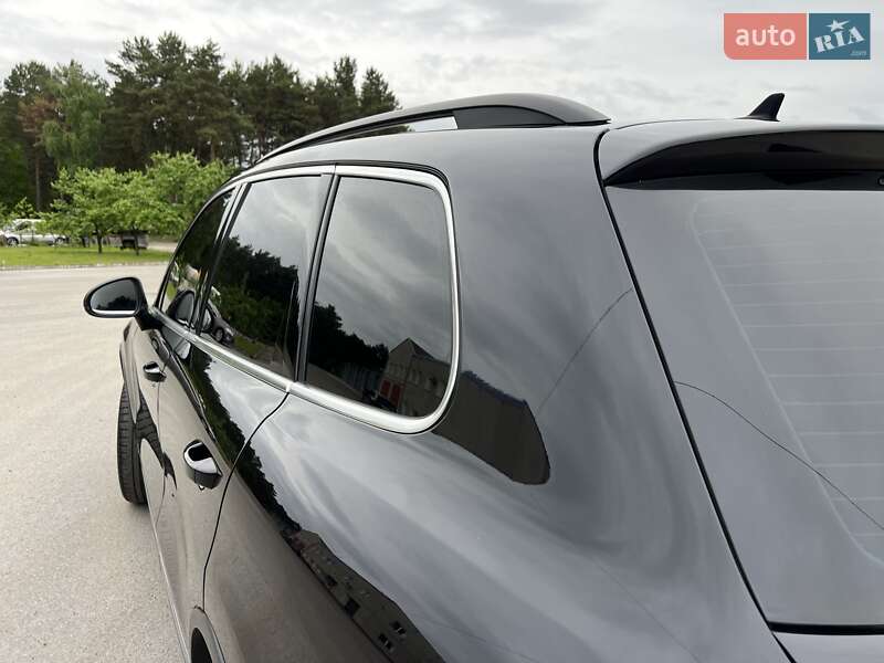 Внедорожник / Кроссовер Volkswagen Touareg 2011 в Радивилове