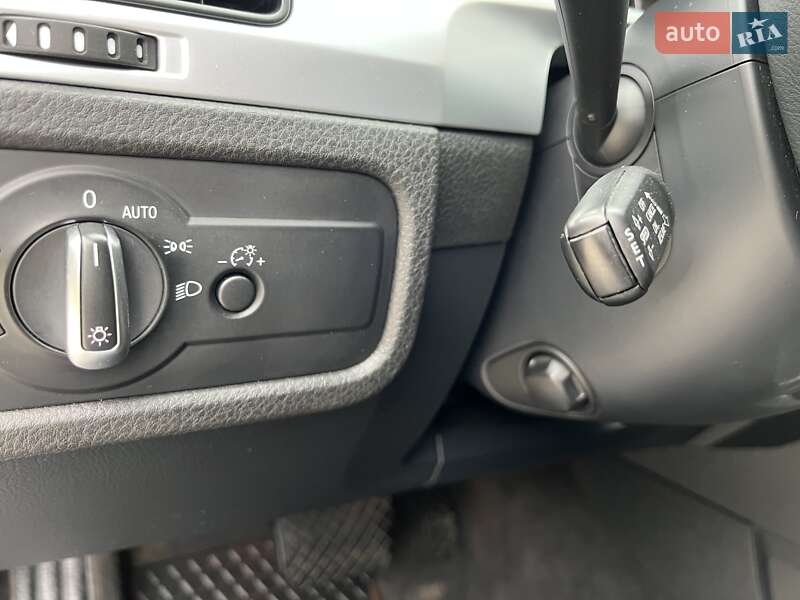 Внедорожник / Кроссовер Volkswagen Touareg 2011 в Радивилове