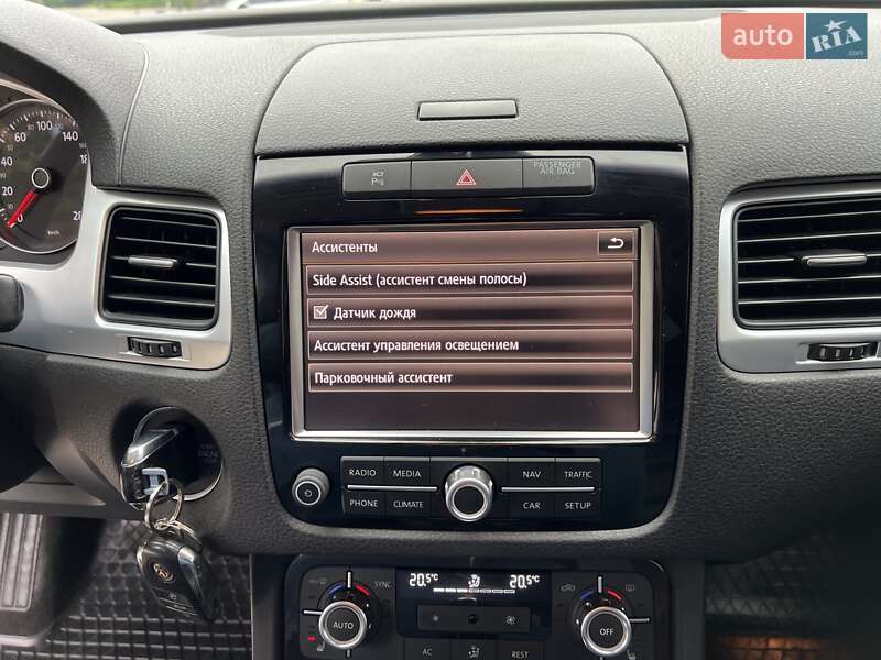 Внедорожник / Кроссовер Volkswagen Touareg 2011 в Радивилове