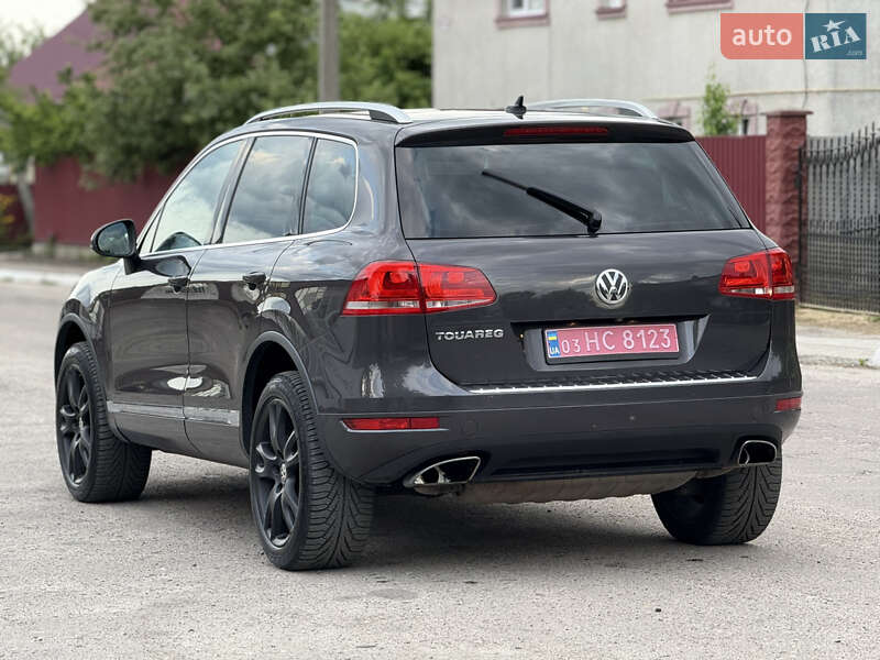 Позашляховик / Кросовер Volkswagen Touareg 2012 в Камені-Каширському