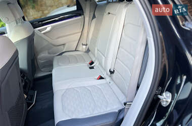 Внедорожник / Кроссовер Volkswagen Touareg 2021 в 