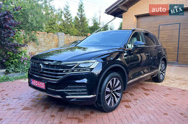 Внедорожник / Кроссовер Volkswagen Touareg 2021 в 