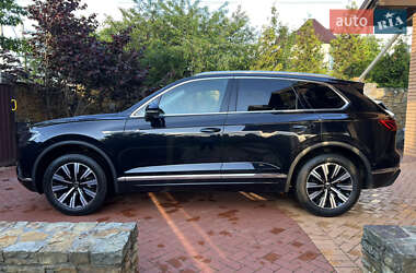 Внедорожник / Кроссовер Volkswagen Touareg 2021 в 