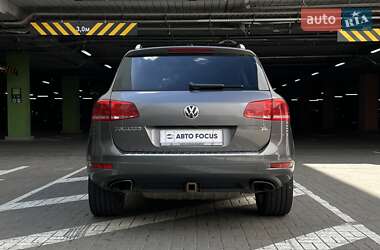 Внедорожник / Кроссовер Volkswagen Touareg 2012 в 