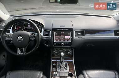 Внедорожник / Кроссовер Volkswagen Touareg 2012 в 