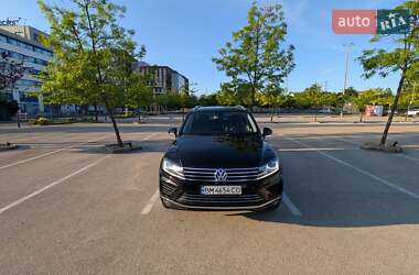 Внедорожник / Кроссовер Volkswagen Touareg 2013 в Киеве