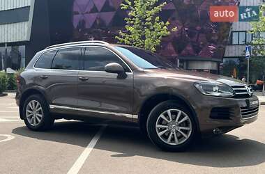 Внедорожник / Кроссовер Volkswagen Touareg 2012 в Киеве