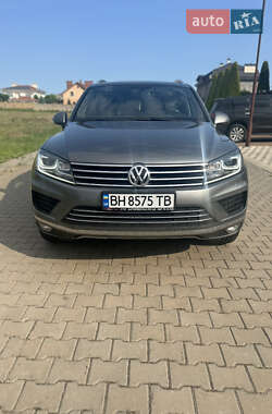 Внедорожник / Кроссовер Volkswagen Touareg 2016 в Одессе