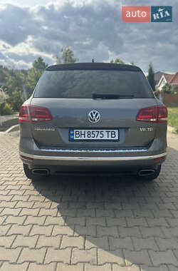 Внедорожник / Кроссовер Volkswagen Touareg 2016 в 