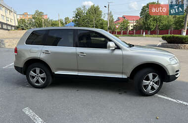 Позашляховик / Кросовер Volkswagen Touareg 2004 в 
