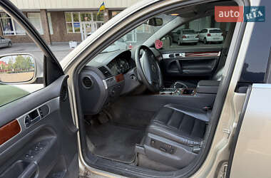 Позашляховик / Кросовер Volkswagen Touareg 2004 в 
