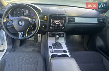 Внедорожник / Кроссовер Volkswagen Touareg 2012 в 