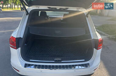Внедорожник / Кроссовер Volkswagen Touareg 2012 в 