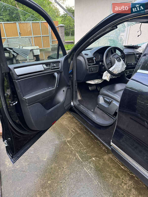Позашляховик / Кросовер Volkswagen Touareg 2011 в Делятині