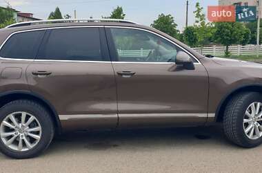 Позашляховик / Кросовер Volkswagen Touareg 2013 в 