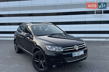 Позашляховик / Кросовер Volkswagen Touareg 2013 в Рівному
