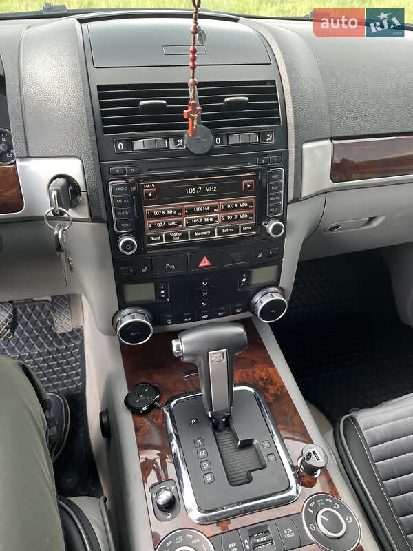 Внедорожник / Кроссовер Volkswagen Touareg 2007 в Краматорске