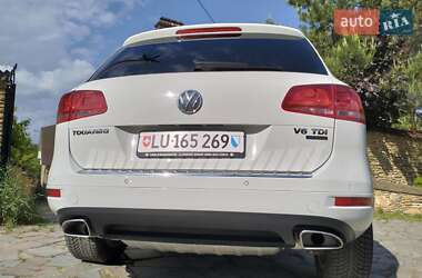 Позашляховик / Кросовер Volkswagen Touareg 2014 в Рівному