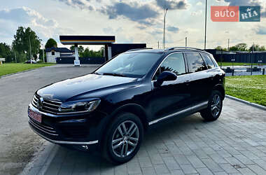 Внедорожник / Кроссовер Volkswagen Touareg 2017 в 