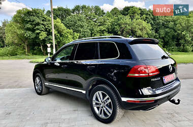 Внедорожник / Кроссовер Volkswagen Touareg 2017 в 
