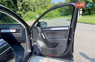 Внедорожник / Кроссовер Volkswagen Touareg 2017 в 