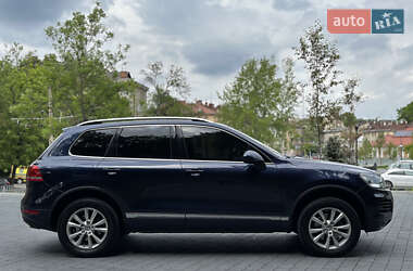 Позашляховик / Кросовер Volkswagen Touareg 2012 в 