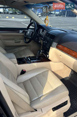 Позашляховик / Кросовер Volkswagen Touareg 2006 в 