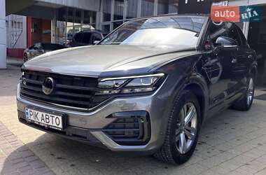 Внедорожник / Кроссовер Volkswagen Touareg 2021 в 