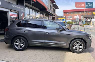 Внедорожник / Кроссовер Volkswagen Touareg 2021 в 