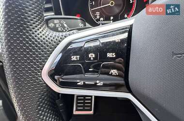 Внедорожник / Кроссовер Volkswagen Touareg 2021 в 