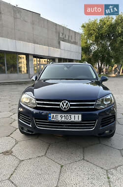 Позашляховик / Кросовер Volkswagen Touareg 2014 в 