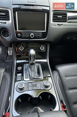 Позашляховик / Кросовер Volkswagen Touareg 2014 в 