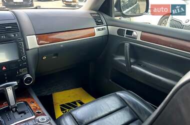 Внедорожник / Кроссовер Volkswagen Touareg 2006 в 