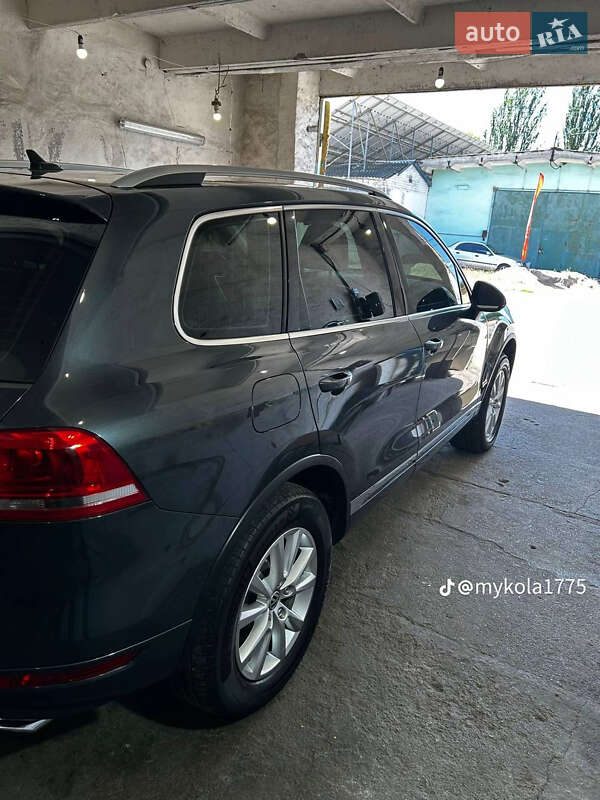 Внедорожник / Кроссовер Volkswagen Touareg 2010 в Апостолово