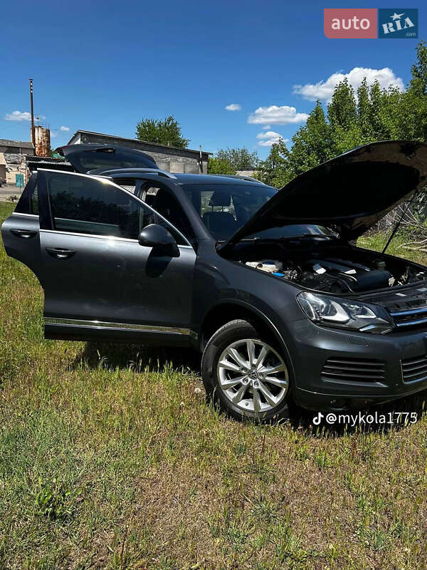 Внедорожник / Кроссовер Volkswagen Touareg 2010 в Апостолово