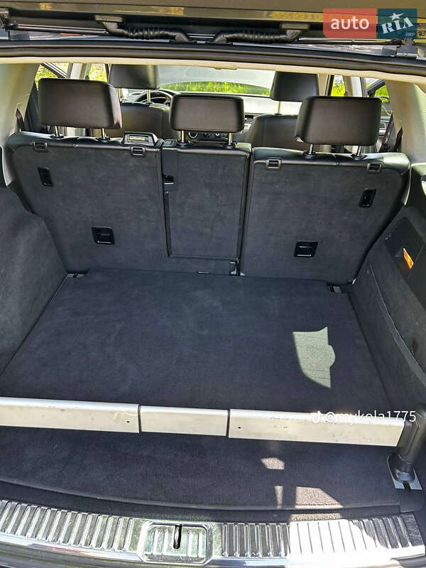 Внедорожник / Кроссовер Volkswagen Touareg 2010 в Апостолово