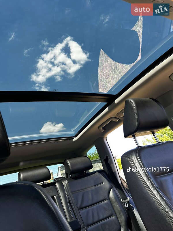 Внедорожник / Кроссовер Volkswagen Touareg 2010 в Апостолово